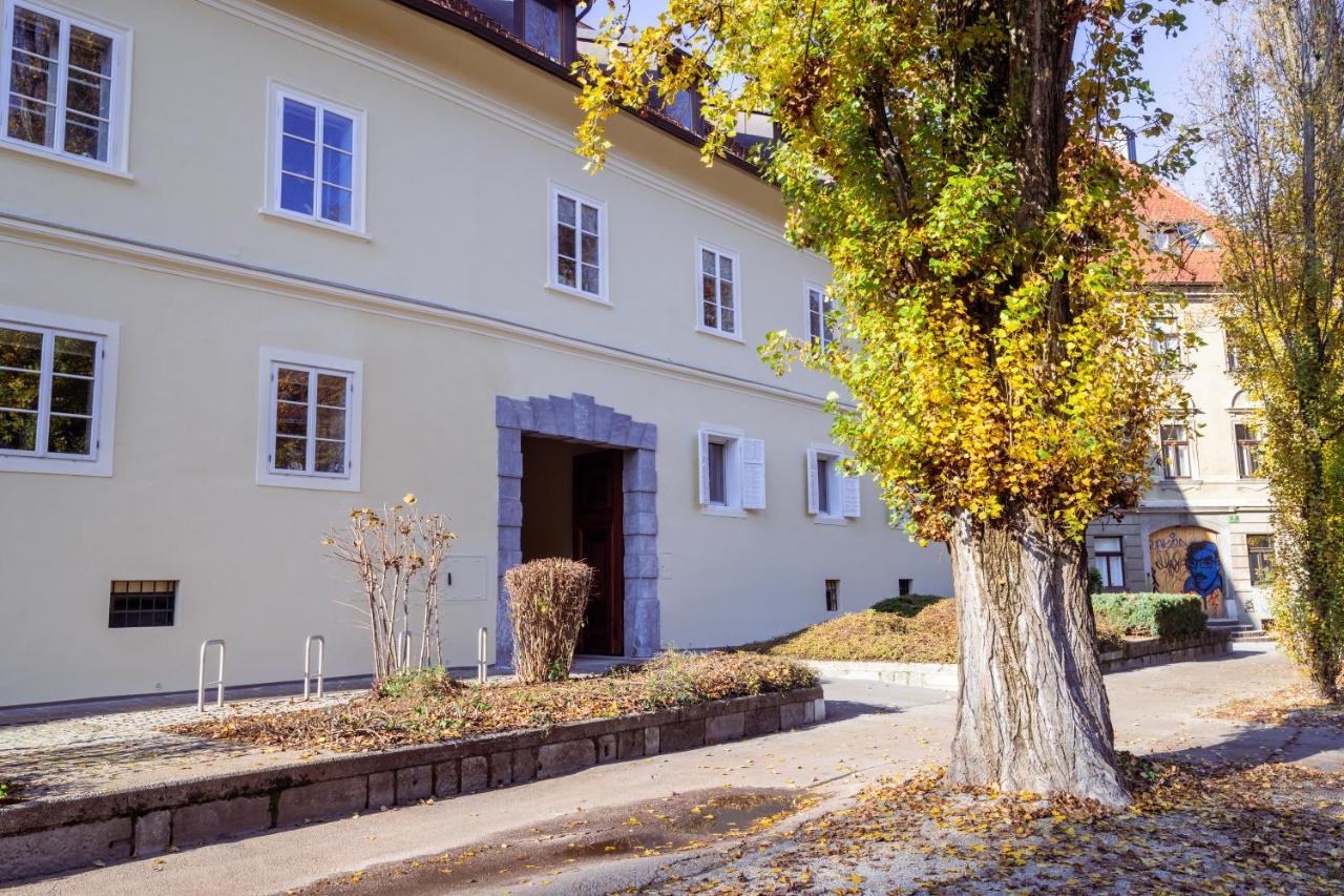 Living Vegova-with Parking Laibach